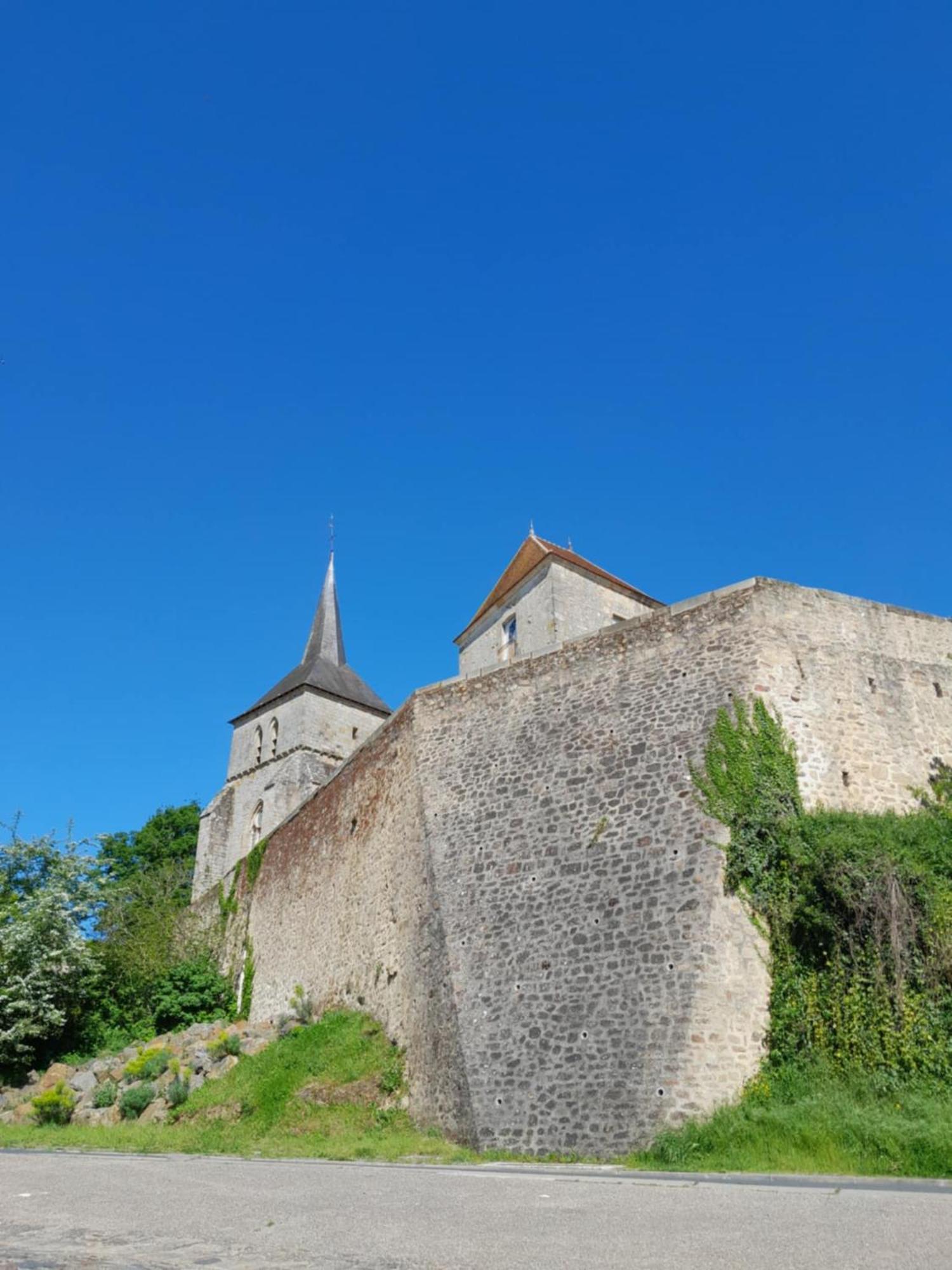 Gite "La Petite" Saint-Benoit-du-Sault Εξωτερικό φωτογραφία